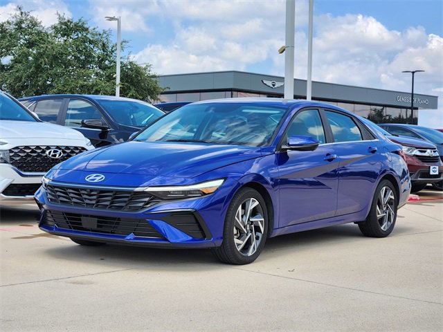 2024 Hyundai Elantra Limited photo 2