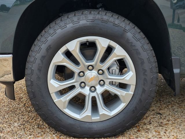 2026 Chevrolet Silverado 1500 LTZ - Photo 8
