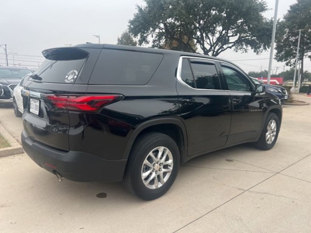 Used 2023 Chevrolet Traverse LS SUV