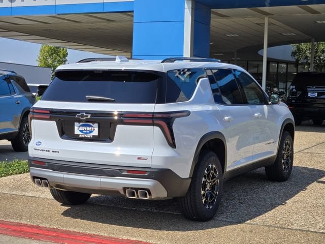 2027 Chevrolet Traverse Z71 - Photo 4