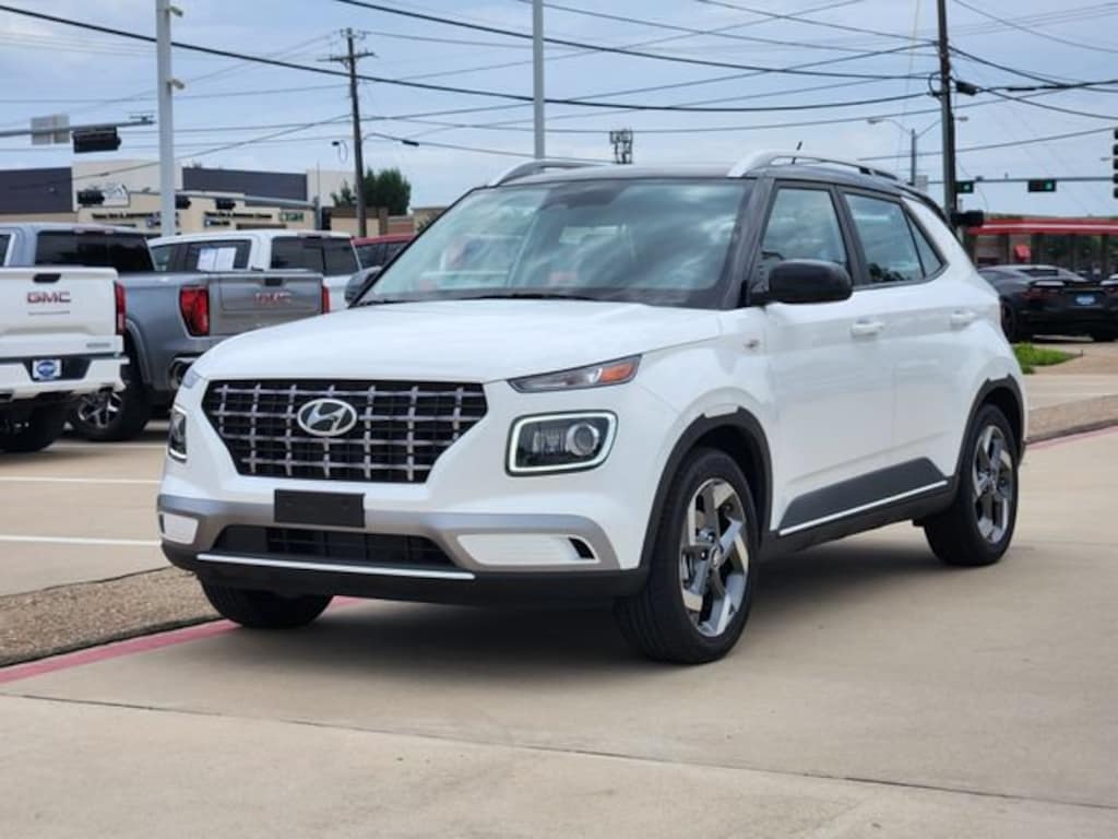 Used 2025 Hyundai Venue Limited SUV