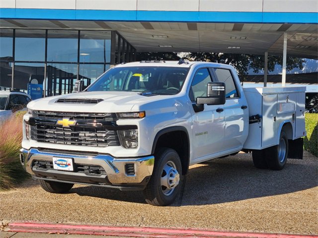 2024 Chevrolet Silverado 3500HD Work Truck photo 2