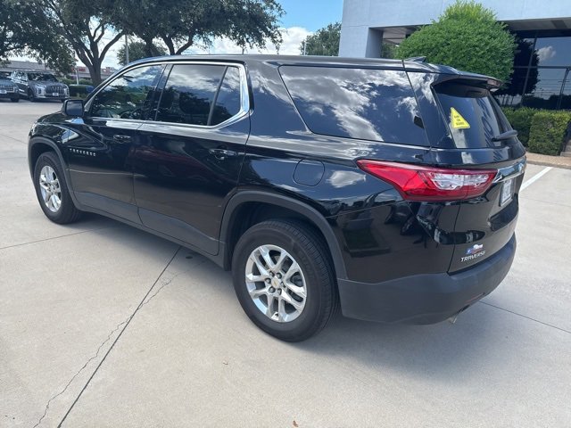 2021 Chevrolet Traverse LS photo 2