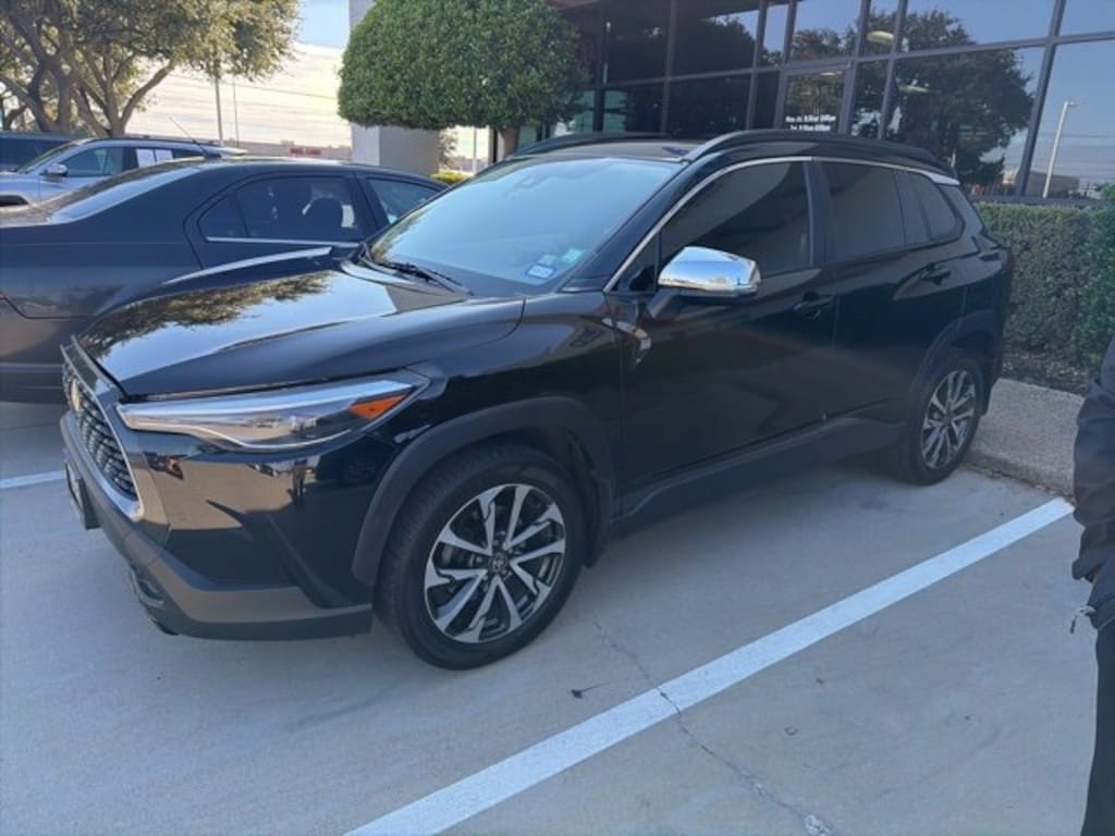 Used 2022 Toyota Corolla Cross XLE SUV