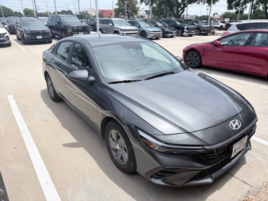 Used 2024 Hyundai Elantra SE Sedan
