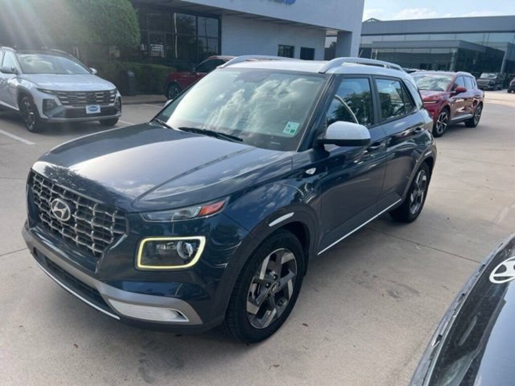 Used 2023 Hyundai Venue Limited SUV