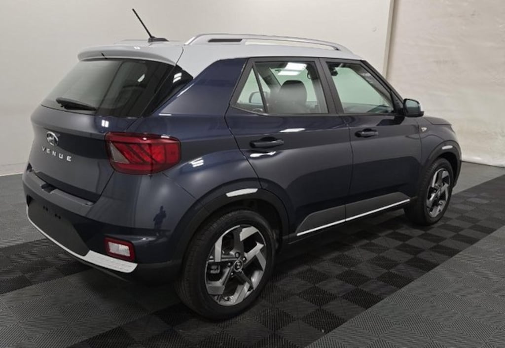Used 2024 Hyundai Venue Limited SUV