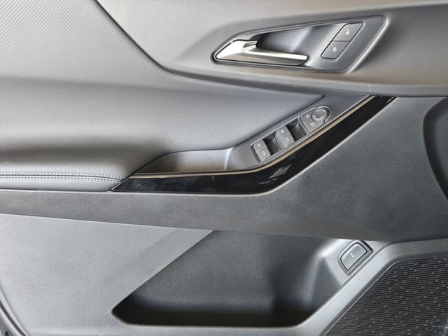 2027 Chevrolet Equinox LT - Photo 18