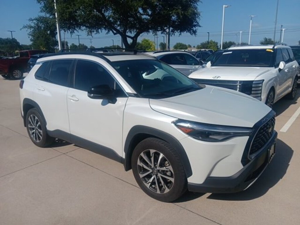 Used 2025 Toyota Corolla Cross XLE SUV