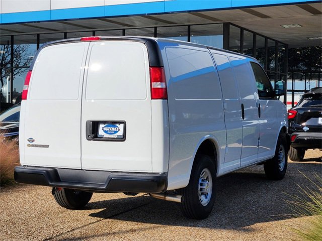 2024 Chevrolet Express Cargo 2500 photo 3