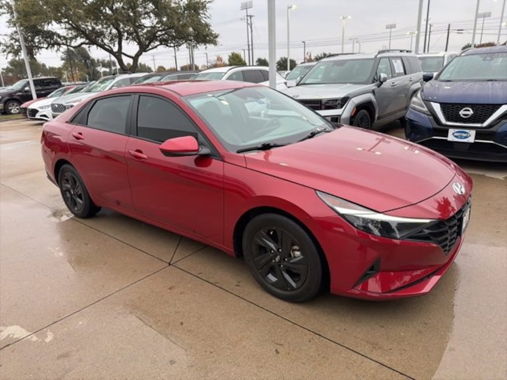 Used 2023 Hyundai Elantra SEL Sedan