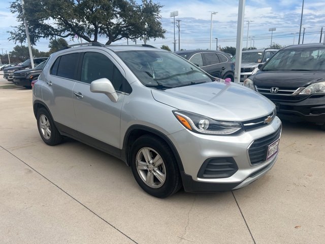 2018 Chevrolet Trax LT photo 2