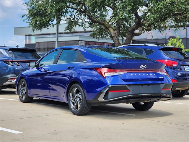 2024 Hyundai Elantra Limited photo 4