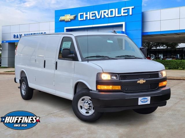 2025 Chevrolet Express 2500 Extended Work Van HD's photo