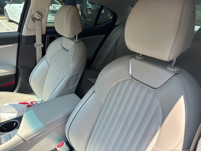 2021 Genesis G70 2.0T Elite Prestige 3.3T Sport photo 3