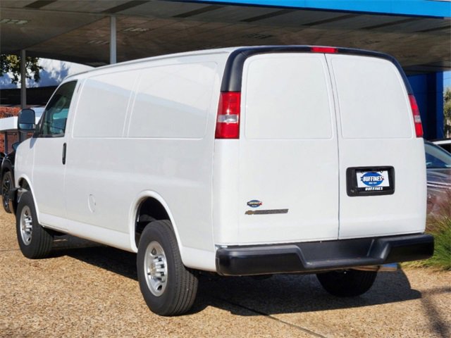 2024 Chevrolet Express Cargo 2500 photo 4