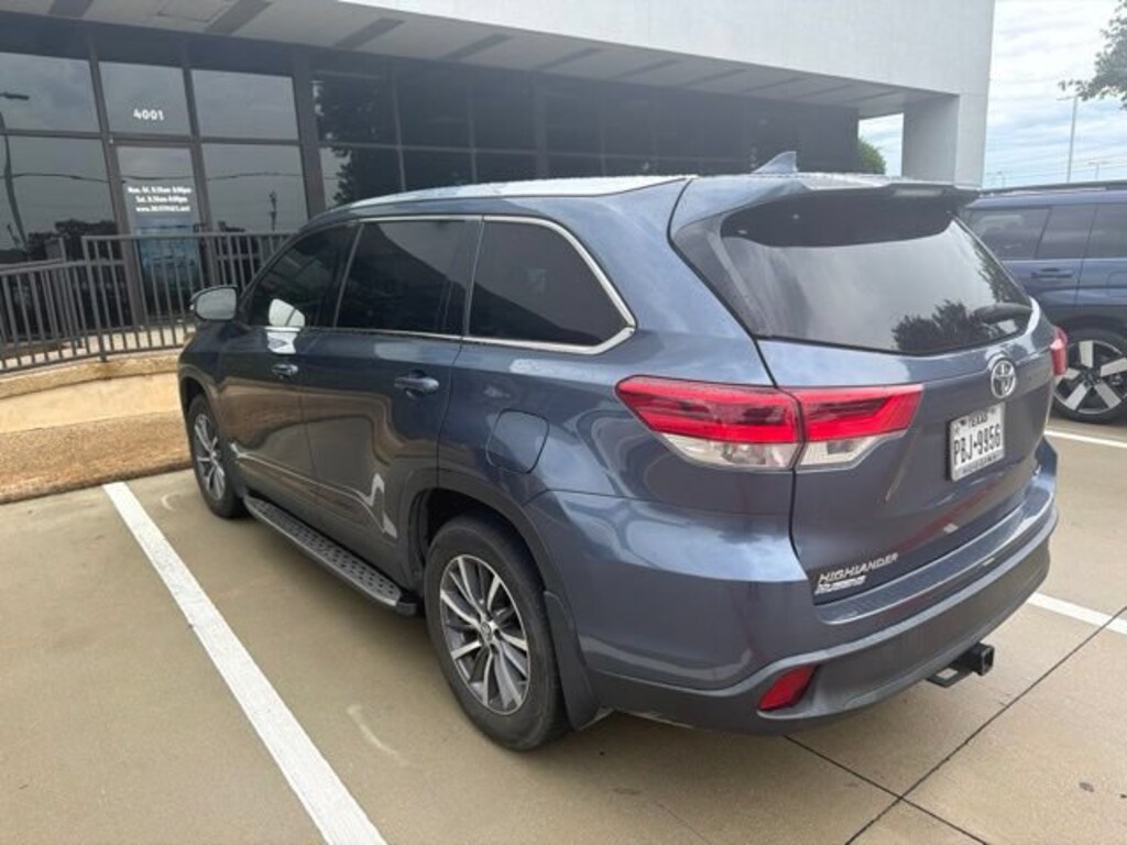 Used 2019 Toyota Highlander SE SUV