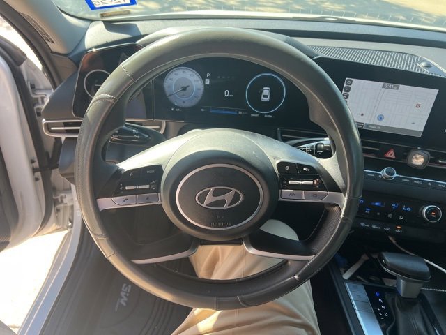 2024 Hyundai Elantra SEL photo 3