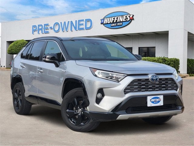 2021 Toyota RAV4 XSE's photo