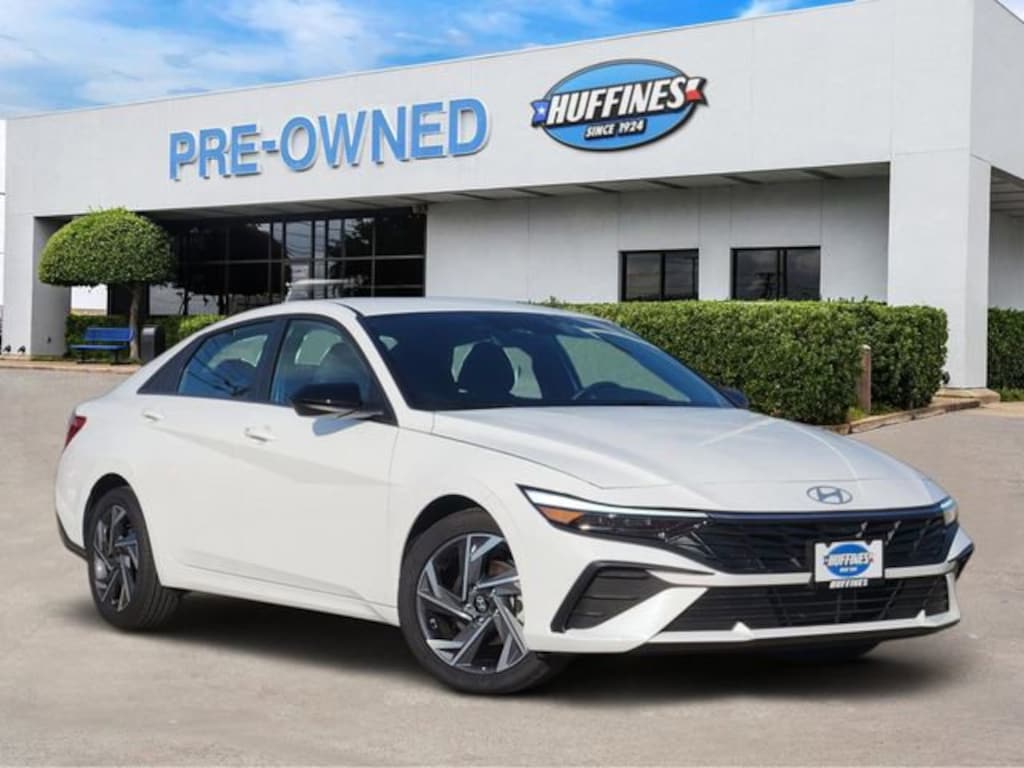 Used 2025 Hyundai Elantra SEL Sport Sedan