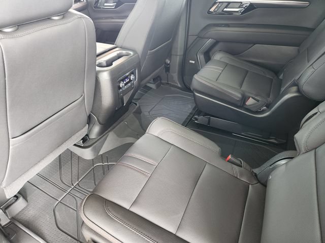 2026 Chevrolet Suburban RST - Photo 24