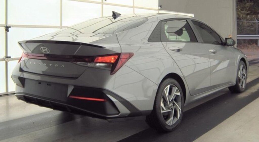 Used 2025 Hyundai Elantra SEL Sport Sedan