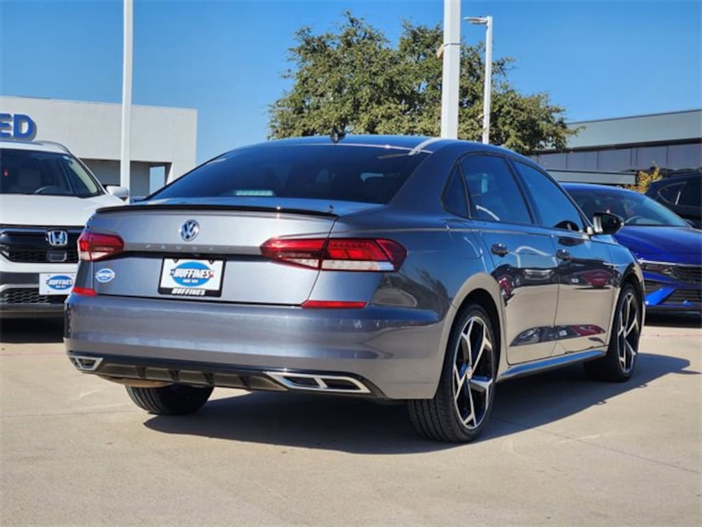 Used 2022 Volkswagen Passat 2.0T R-Line Sedan