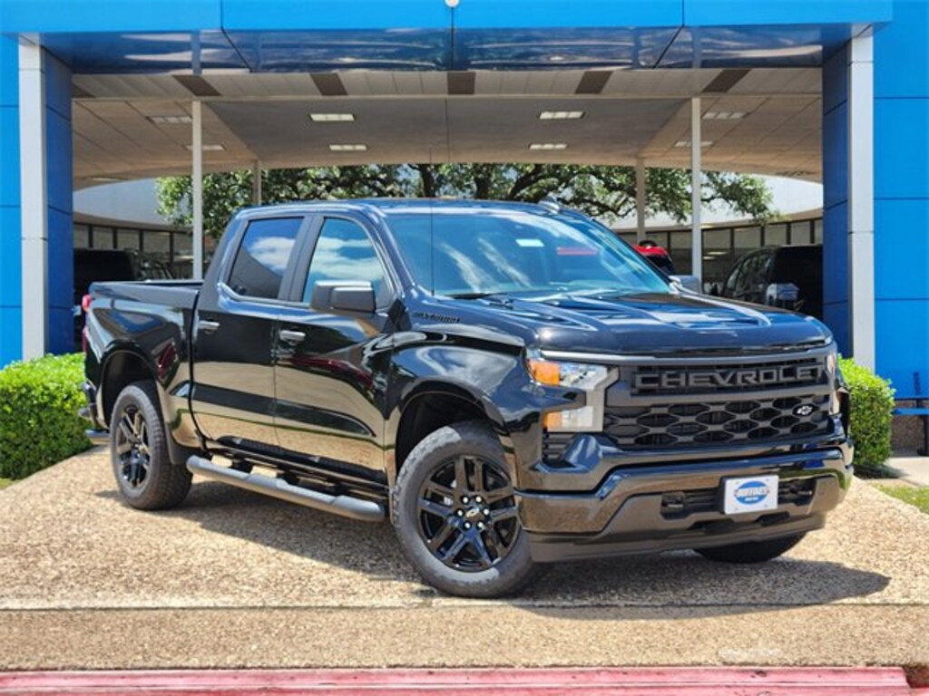 New 2025 Chevrolet Silverado 1500 Custom Truck Crew Cab
