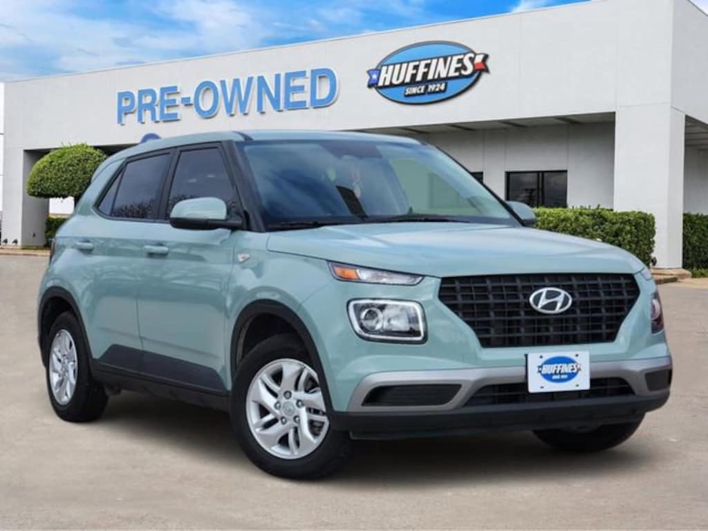 Used 2025 Hyundai Venue SE SUV