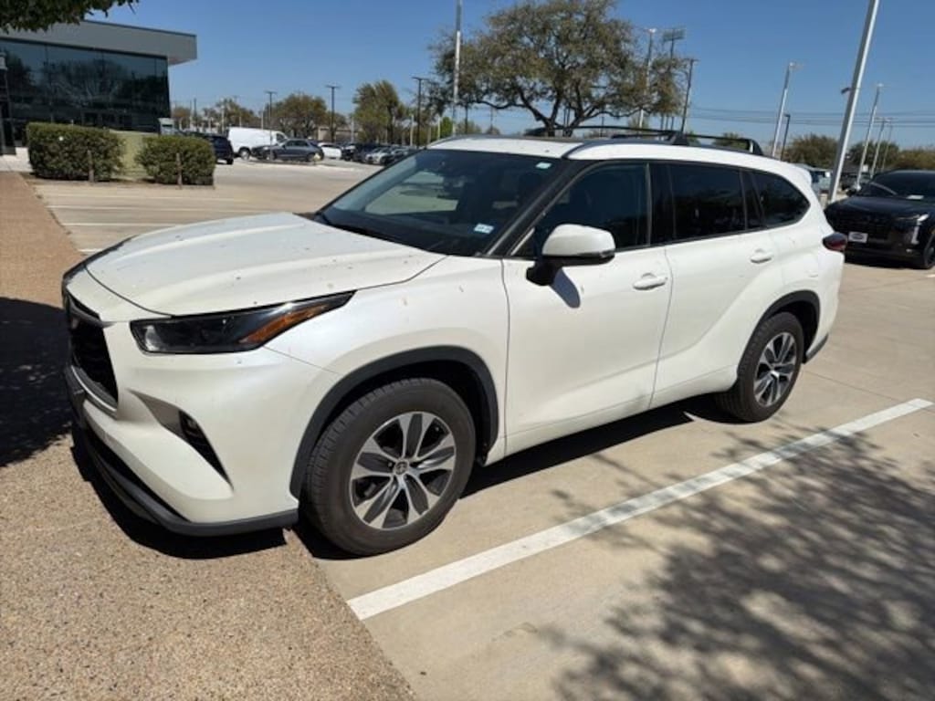 Used 2021 Toyota Highlander XLE SUV