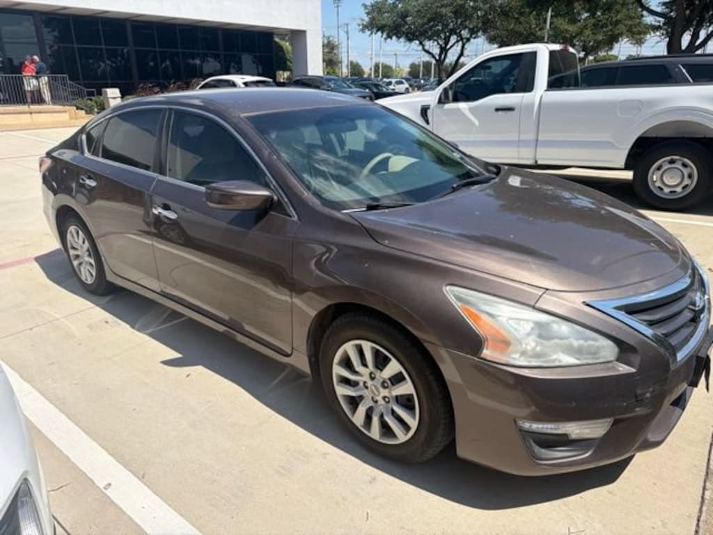 Used 2015 Nissan Altima 2.5 Sedan