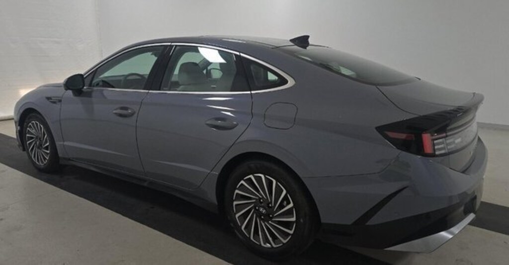 Used 2025 Hyundai Sonata Hybrid Limited Sedan