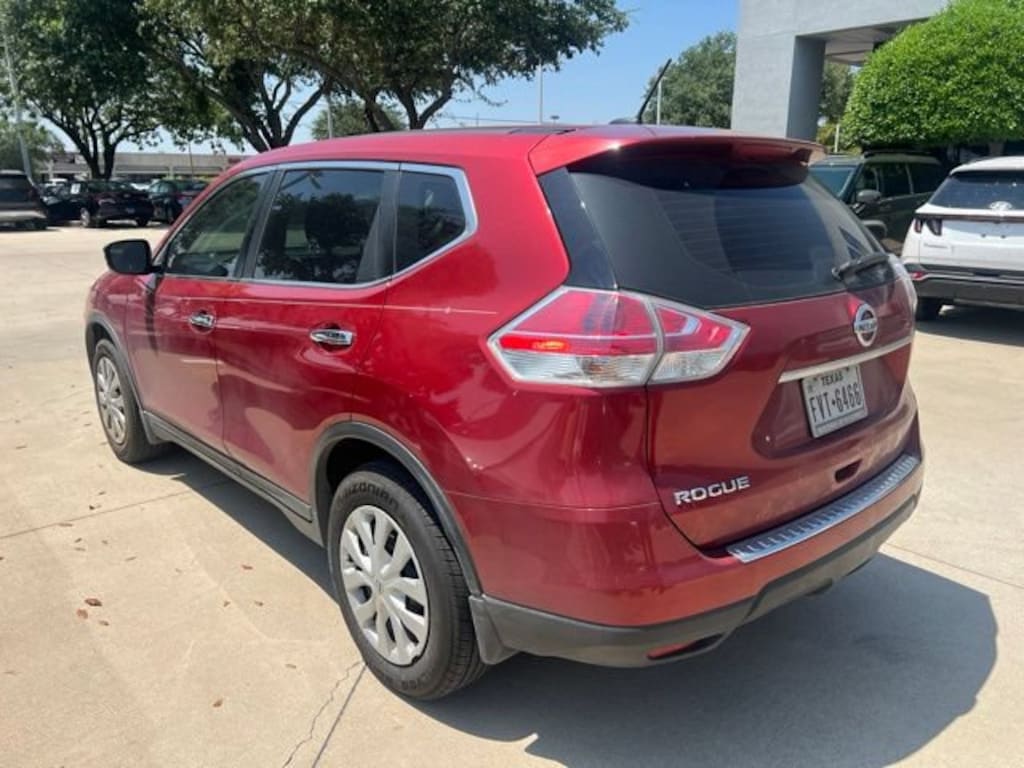 Used 2015 Nissan Rogue S SUV