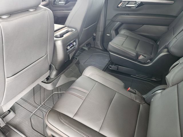 2026 Chevrolet Suburban RST - Photo 24