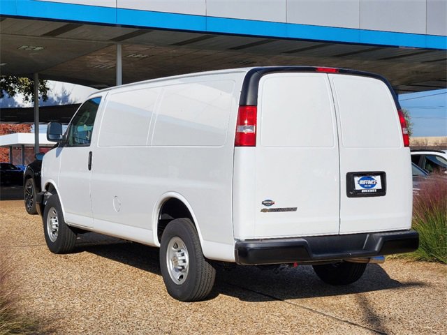2024 Chevrolet Express Cargo 2500 photo 4