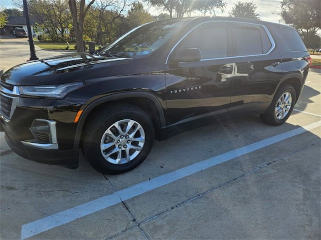 Used 2023 Chevrolet Traverse LS SUV