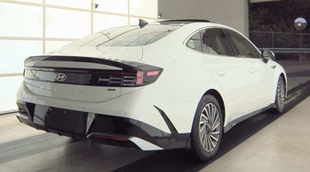 Used 2025 Hyundai Sonata Hybrid Limited Sedan