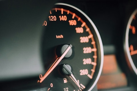 close up on a speedometer in a car
