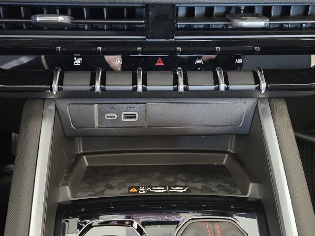 2026 Chevrolet Colorado Z71 - Photo 16