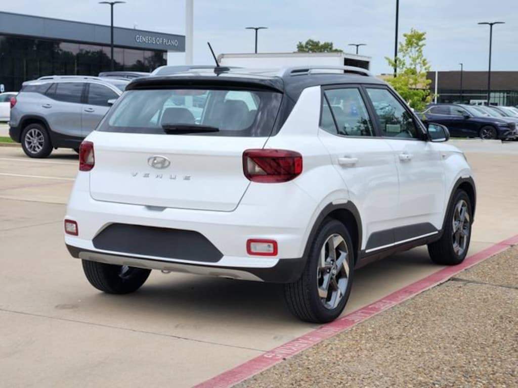 Used 2025 Hyundai Venue Limited SUV