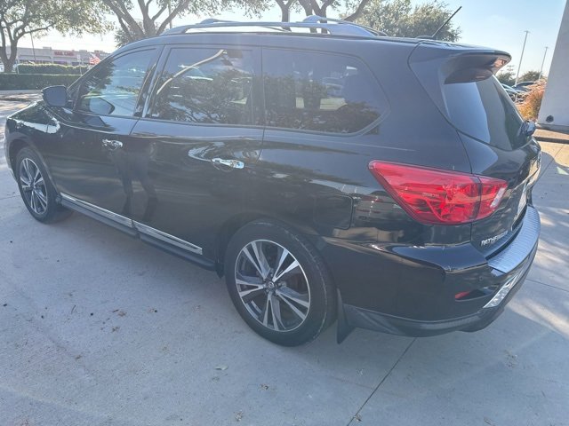 2018 Nissan Pathfinder Platinum photo 3