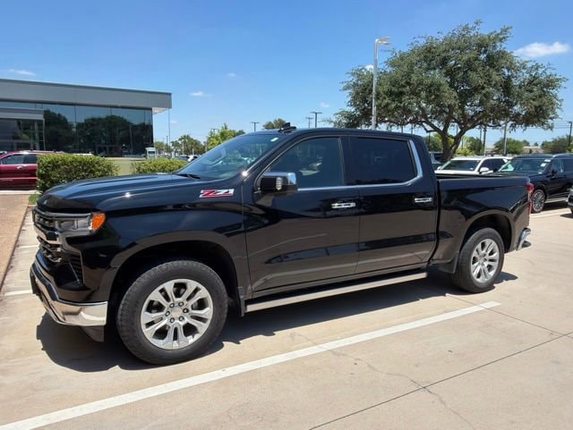 2022 Chevrolet Silverado 1500 LTZ - Photo 2