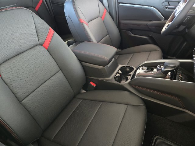 2026 Chevrolet Colorado Z71 - Photo 11