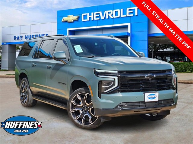 2026 Chevrolet Suburban RST's photo