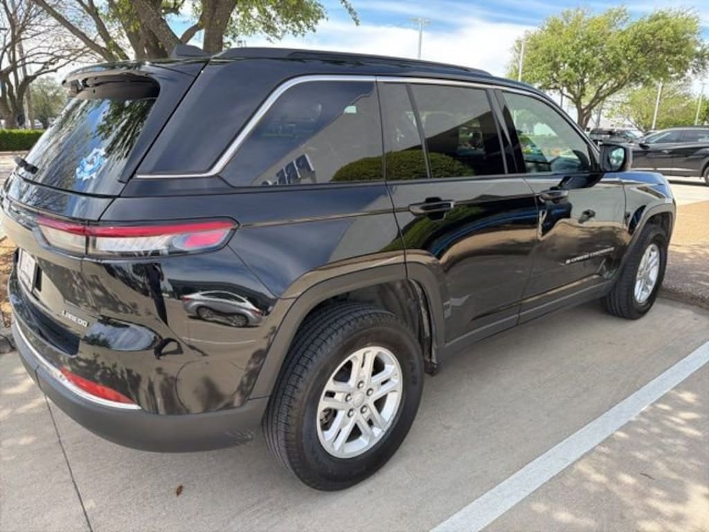 Used 2024 Jeep Grand Cherokee Laredo SUV
