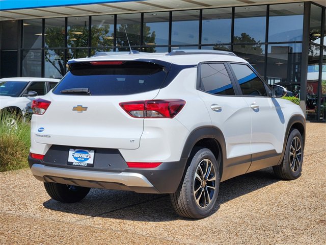 2026 Chevrolet Trailblazer LT photo 2