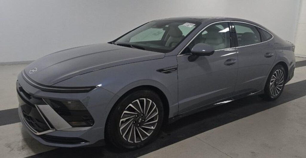 Used 2025 Hyundai Sonata Hybrid Limited Sedan