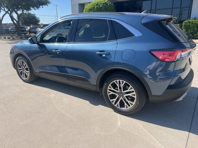 2020 Ford Escape SEL photo 3