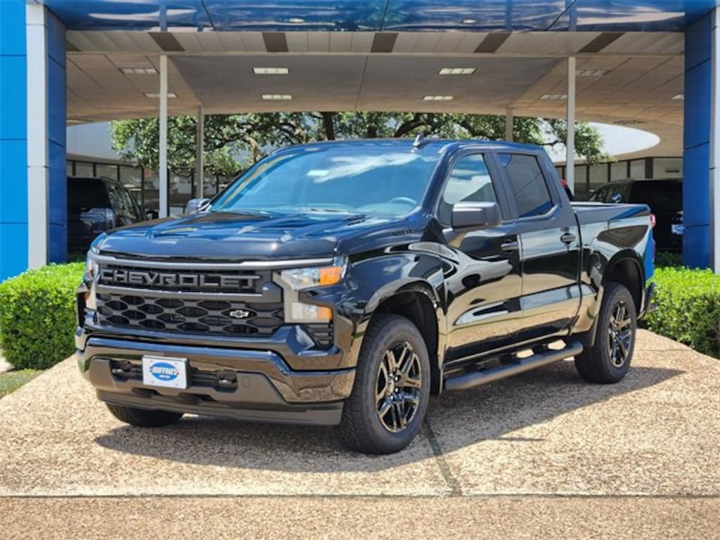 New 2025 Chevrolet Silverado 1500 Custom Truck Crew Cab