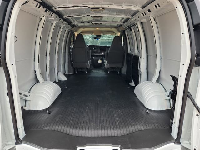 2026 Chevrolet Express Cargo Work Van - Photo 24